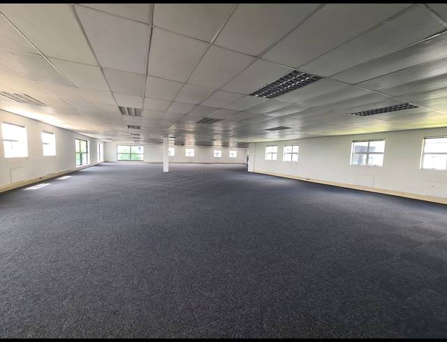 586M² OFFICE TO LET IN VORNA VALLEY